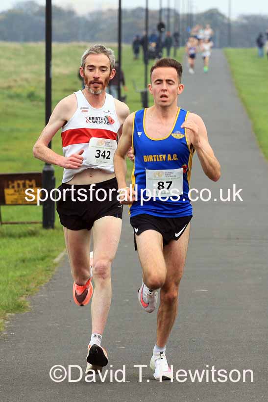 Senior Mens and Senior Womens 2022 Heaton Memorial 10k Road Race, Newcastle Town Moor.  Photo: David T. Hewitson/Sports for All Pics